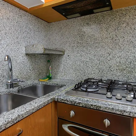 I-host Porta Romana - Sabotino Apartment *