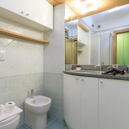 I-host Porta Romana - Sabotino Apartment *